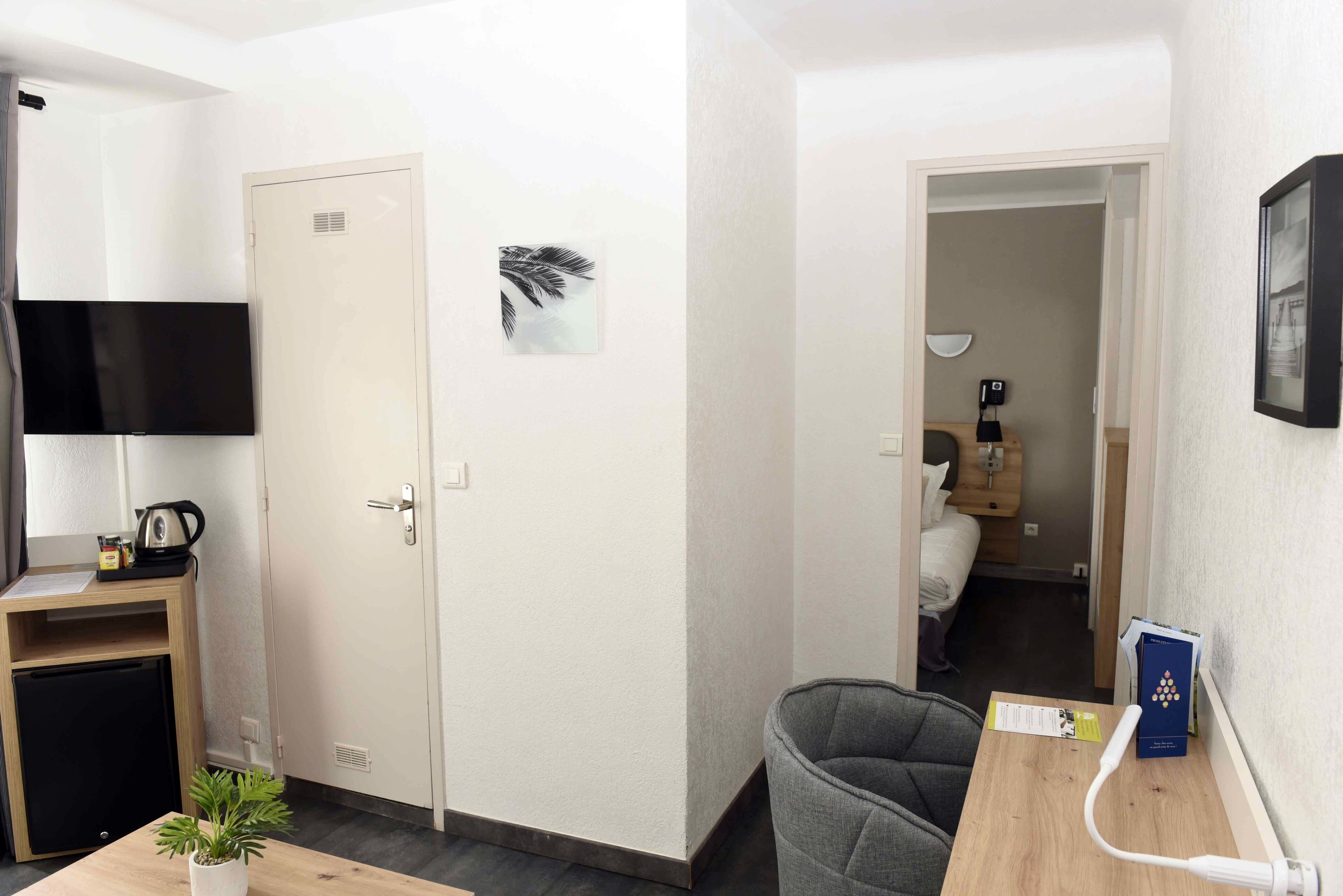 basic quadruple room, multiple beds, non smoking | 1 bedroom, minibar, in-room safe, individually decorated