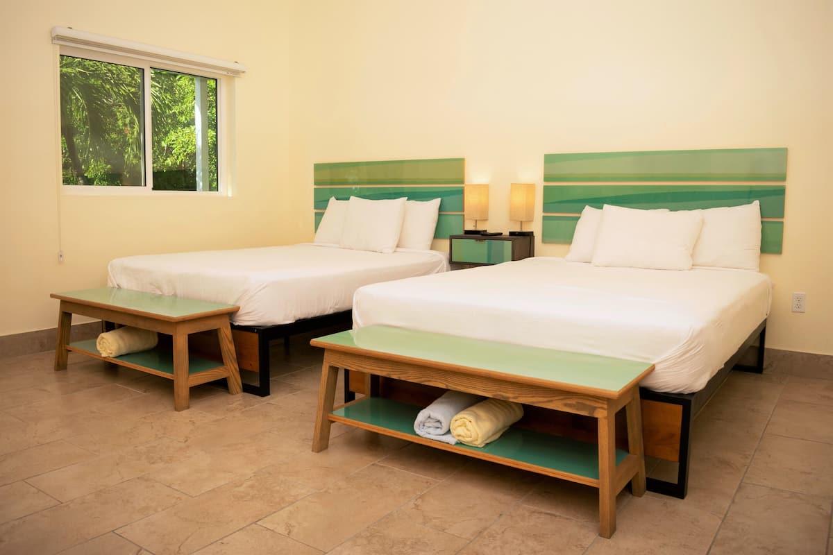 Upper Level 2 Queen Beds