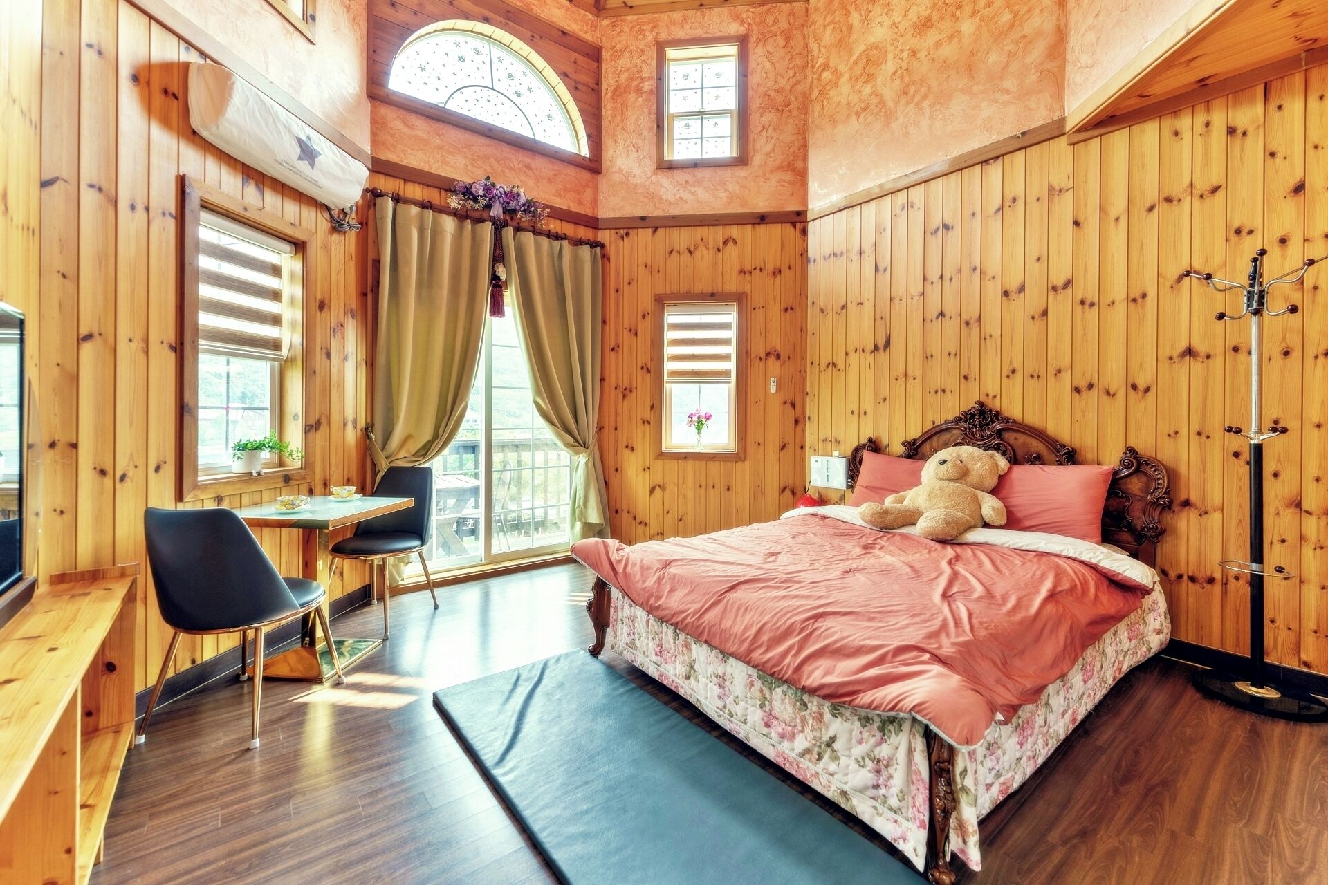 룸 (201) - 기준 인원 2인 | 무료 WiFi