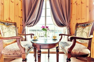 Room (208 - Base 2 pax) | Free WiFi