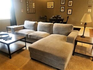 TV, fireplace, offices - Friendly Nabors (Ruidoso)