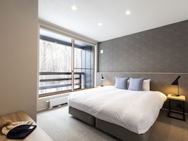 3 habitaciones, escritorio y espacio para trabajar con laptop 