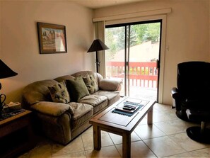 Unclassified image, 4 of 32, button