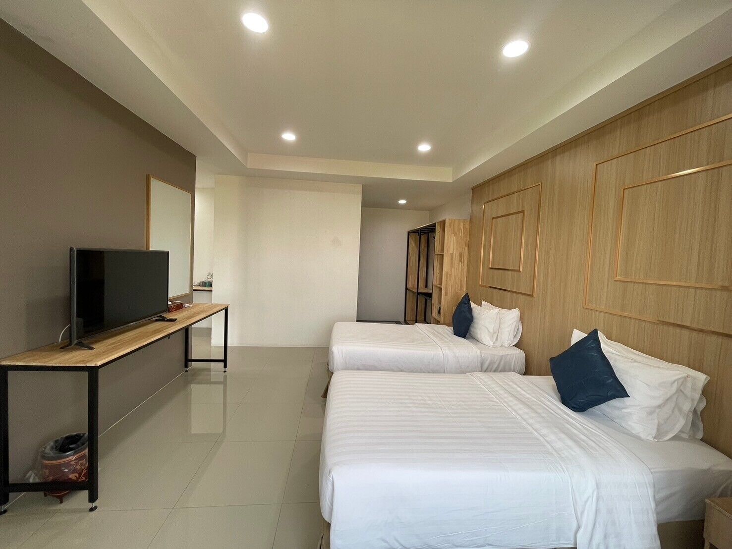 In-room safe, desk, free WiFi, bed sheets