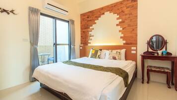 Double Room, Non Smoking, Balcony (3B) | Blackout drapes, free WiFi, bed sheets