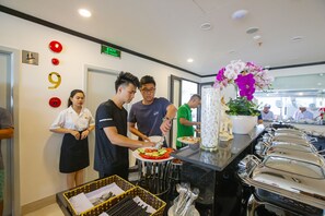 Desayuno estilo bufé