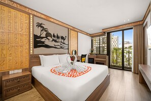 Habitación ejecutiva doble | Minibar, caja fuerte, escritorio y espacio para trabajar con un portátil