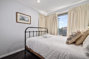 3 chambres, fer et planche Ă repasser, Wi-Fi gratuit, draps fournis