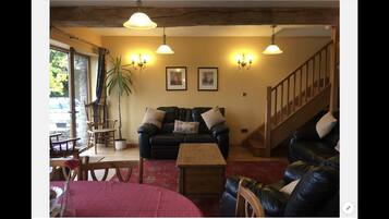 TV, DVD player, books, stereo