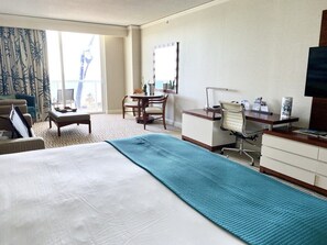 Desk, iron/ironing board, WiFi, bed sheets