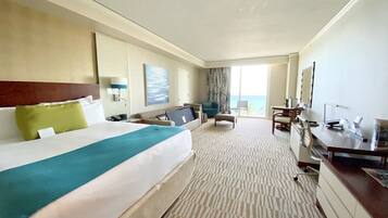 1 bedroom, desk, iron/ironing board, WiFi