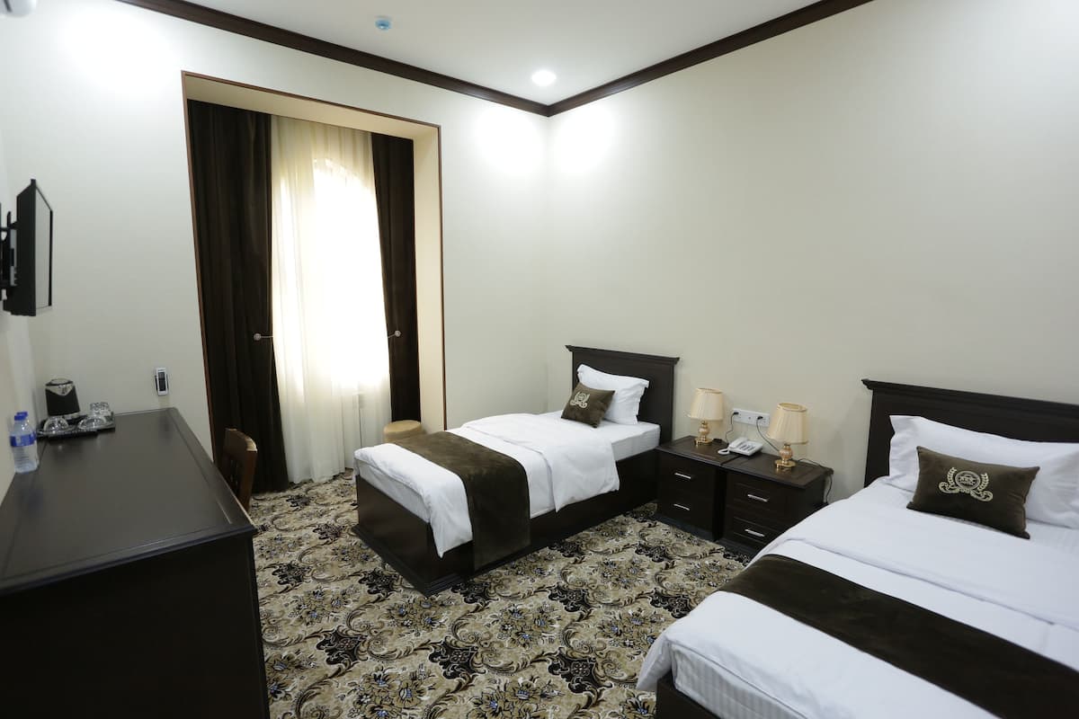 1 bedroom, Egyptian cotton sheets, premium bedding, down duvets