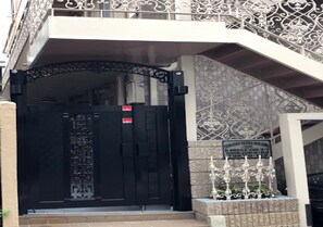 Exterior - Centrally Located Deluxe Furnished.1 (Tokyo)