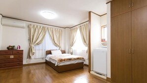 Studio (Apartment)
