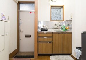 スタジオ アパートメント | 専用キッチン | 冷蔵庫、電子レンジ、コンロ、電気ポット