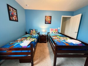 6 bedrooms, iron/ironing board, free WiFi, bed sheets