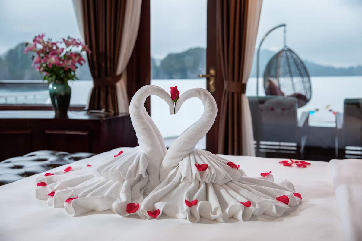 Ropa de cama de alta calidad, cubrecamas y colchones con efecto memoria