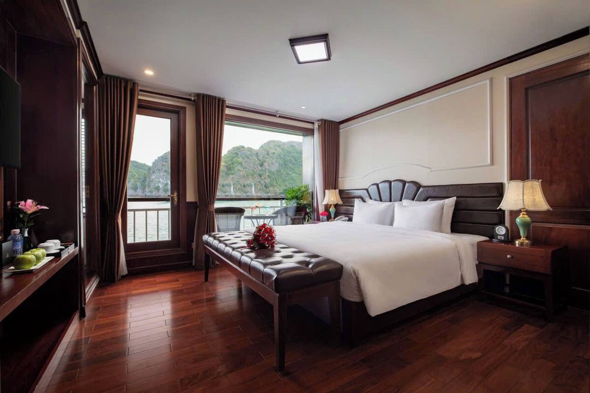 1 bedroom, premium bedding, down comforters, memory foam beds
