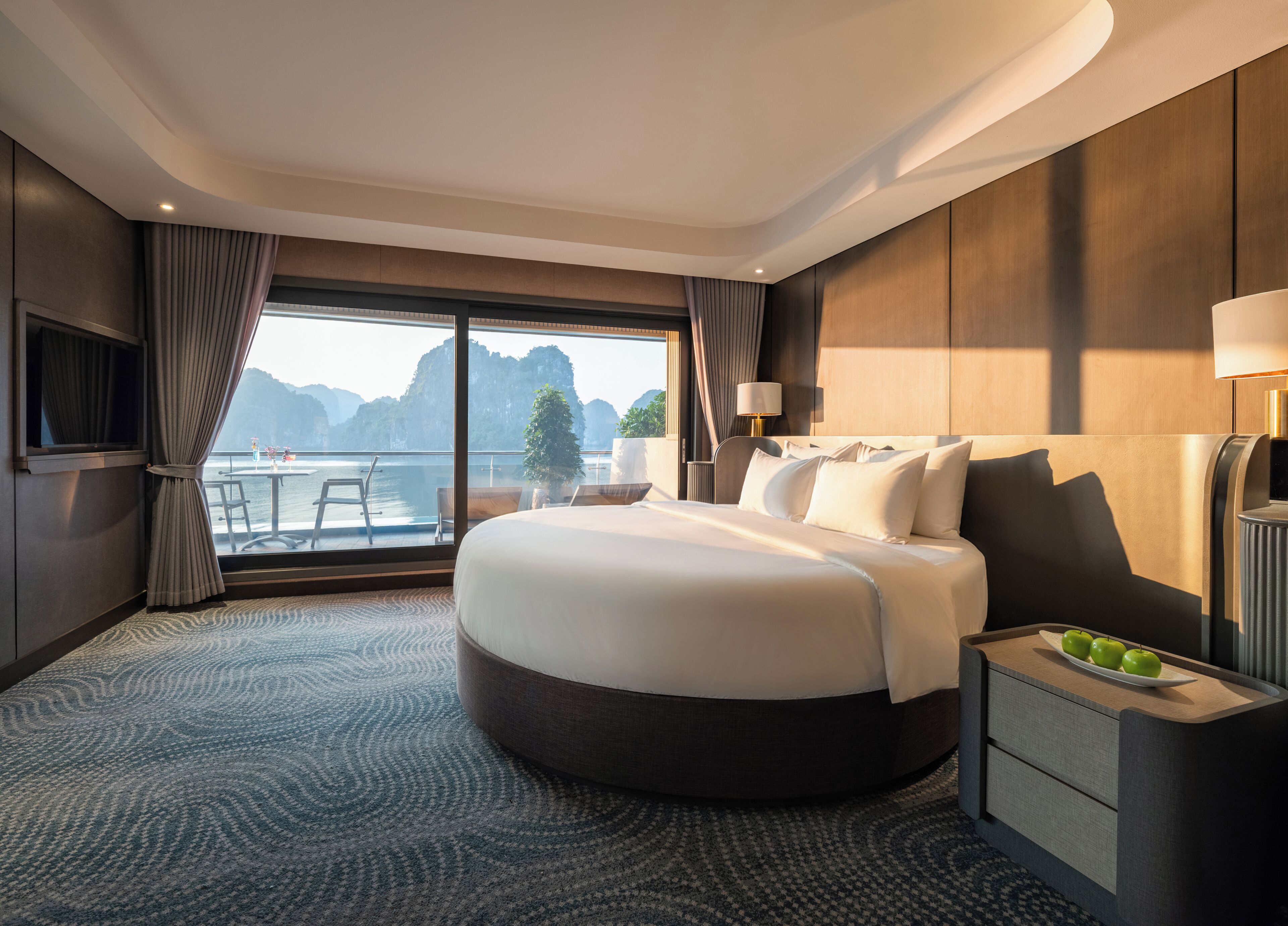 Executive Suite Sea View with Private Terrace | Premium bedding, down duvets, memory-foam beds, minibar