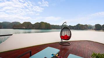 Honeymoon Suite Sea View with Terrace 2D1N | Terrace/patio