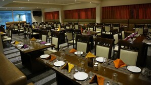 Breakfast area - HOTEL MASINENI GRAND (Anantapur)