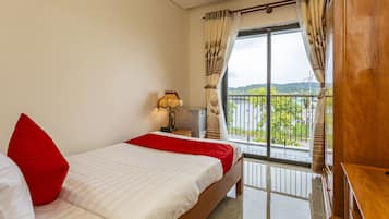 Chambre Simple | Décoration personnalisée, ameublement personnalisé, bureau