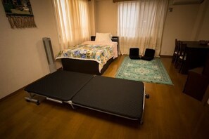 Studio (Apartment) | Meja, seterika/papan seterika, Wi-fi percuma 