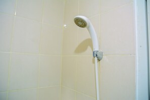 Douche, serviettes fournies