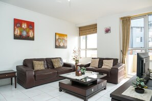 Interior - Spacious 1BR Apartment with City View at Paladian Park (Jakarta)
