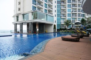 Outdoor pool - Stunning 2 Bedrooms Apartment at Ancol Mansion (Jakarta)