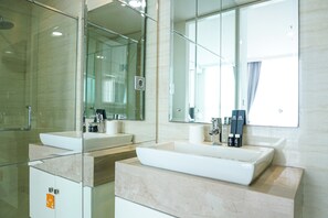 Shower, towels - Stunning 2 Bedrooms Apartment at Ancol Mansion (Jakarta)