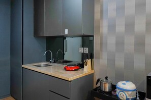 Fridge, stovetop, cookware/dishes/utensils