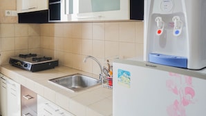 Fridge, stovetop, dishwasher, cookware/dishes/utensils - 2BR for 3 Pax Mediterania Marina Ancol Apartment (Jakarta)