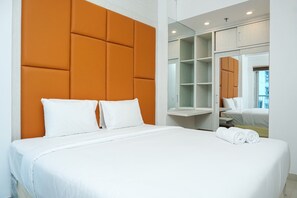 2 bedrooms, free WiFi, bed sheets - New Furnished 2BR Apartment at Capitol Park Residence (Jakarta)