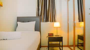 3 bedrooms, desk, iron/ironing board, free WiFi