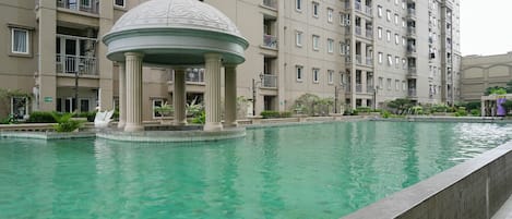 室外游泳池