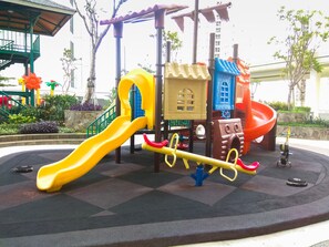 Children’s play area – outdoor