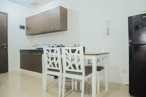 Room | In-room dining - Convenient 2BR Apartment at Pasar Baru Mansion (Jakarta)