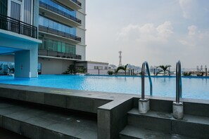 Outdoor pool - Convenient 2BR Apartment at Pasar Baru Mansion (Jakarta)