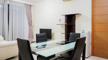 Quarto | Sala de estar | TV