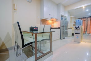 Room | In-room dining