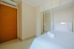 Room - Chic and Cozy 2BR Apartment at Hampton's Park (Jakarta)