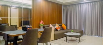 Luxurious & Spacious 2BR Apartment at One East Residences
