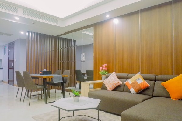 Interior - Luxurious & Spacious 2BR Apartment at One East Residences (Surabaya)