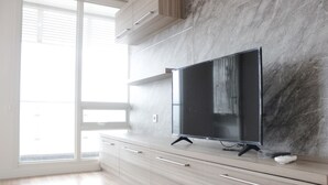 Unclassified image, 4 of 33, button - Gorgeous 3BR Apartment at Landmark Residence near 23 Paskal (Bandung)