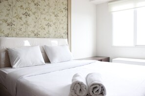 Free WiFi, bed sheets - Relaxing Studio Room Galeri Ciumbuleuit 2 Apartment (Bandung)