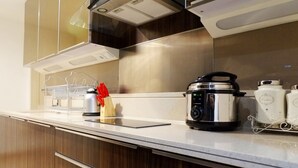 Room | Room amenity - Spectacular 3BR Apartment at The Peak Residence (Surabaya)