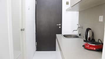 Kamar | Dapur pribadi | Lemari es, kompor, dan peralatan masak/sendok-piring