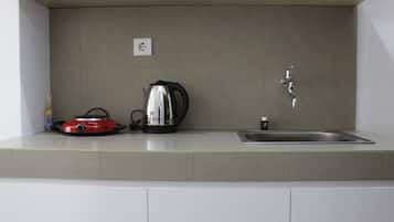 Kamar | Dapur pribadi | Lemari es, kompor, dan peralatan masak/sendok-piring