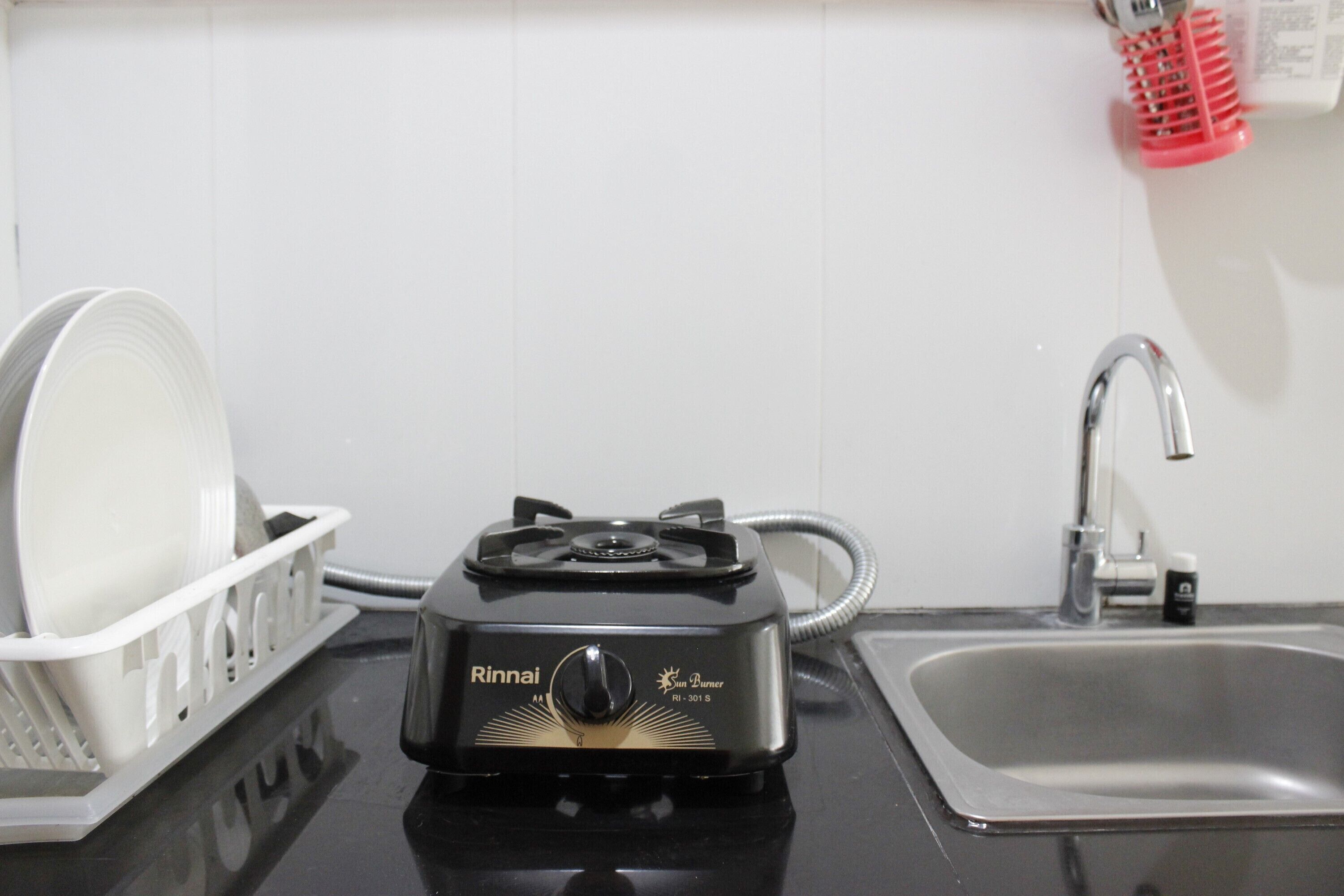 Room | Private kitchen | Fridge, stovetop, cookware/dishes/utensils